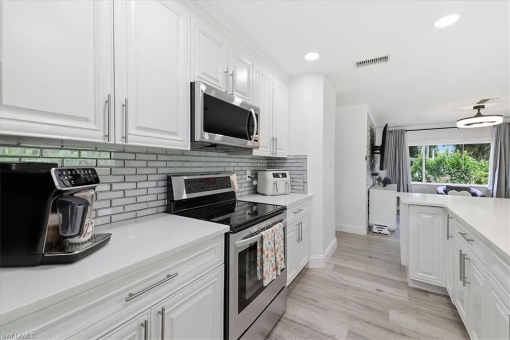 1821 Winkler Avenue Fort Myers, FL 33901