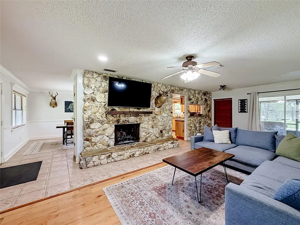 26586 SE HIGHWAY 42 Umatilla, FL 32784
