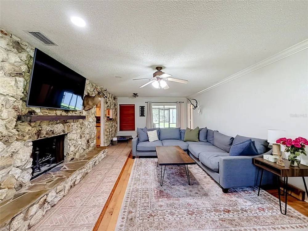 26586 SE HIGHWAY 42 Umatilla, FL 32784