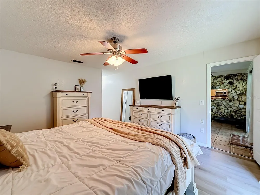 26586 SE HIGHWAY 42 Umatilla, FL 32784