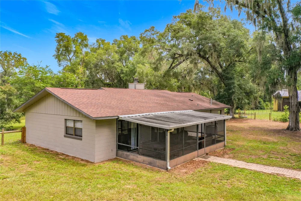 26586 SE HIGHWAY 42 Umatilla, FL 32784