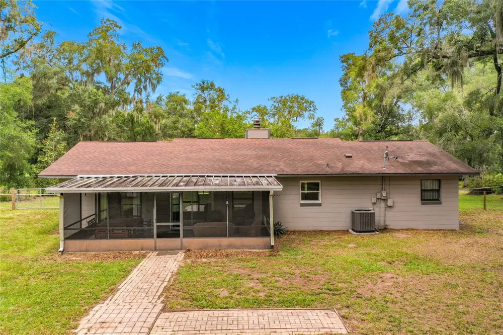 26586 SE HIGHWAY 42 Umatilla, FL 32784