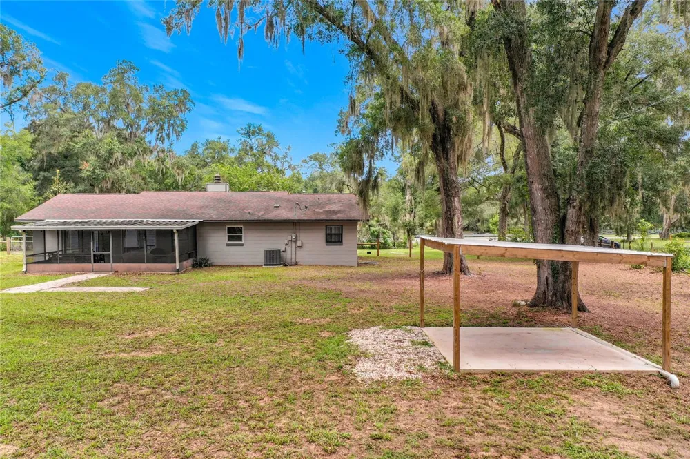 26586 SE HIGHWAY 42 Umatilla, FL 32784