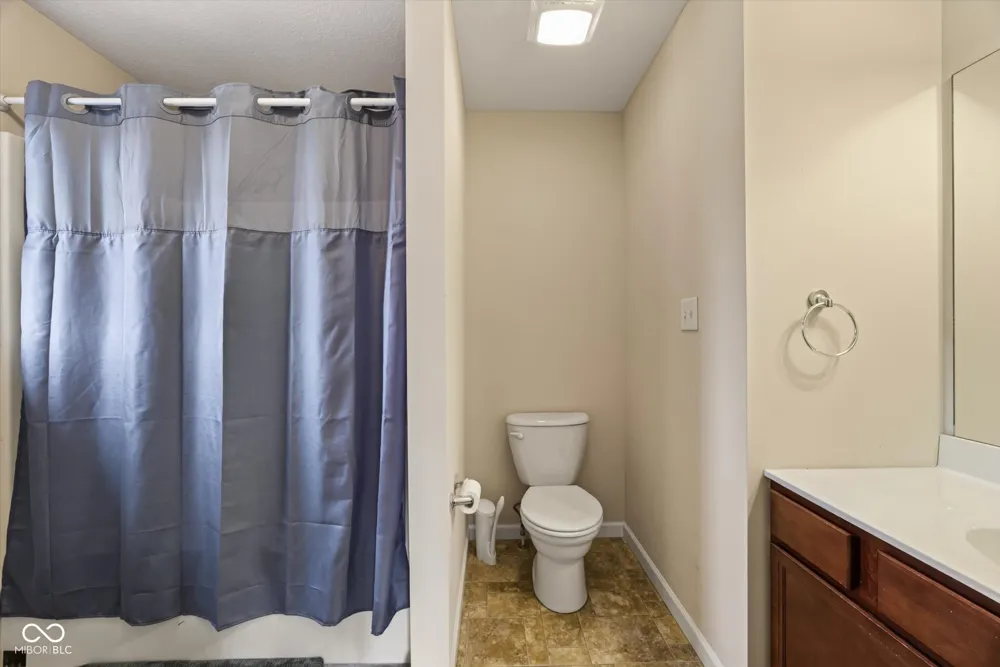 5676 W Vinca Lane W Ellettsville, IN 47429