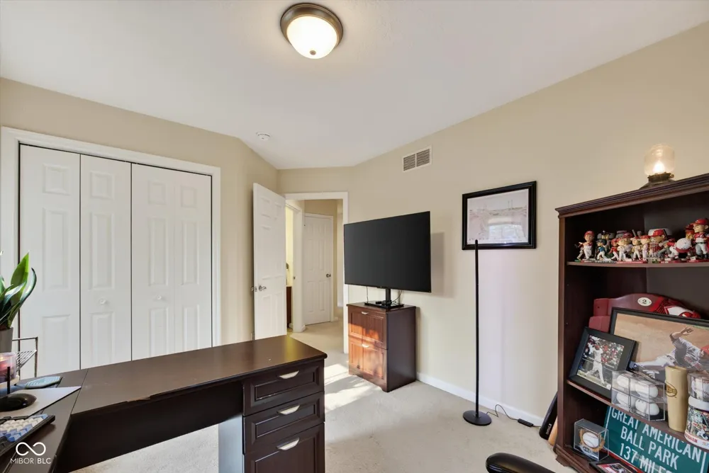 5676 W Vinca Lane W Ellettsville, IN 47429