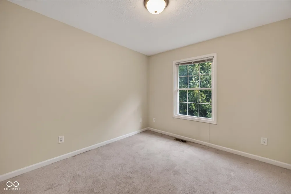 5676 W Vinca Lane W Ellettsville, IN 47429
