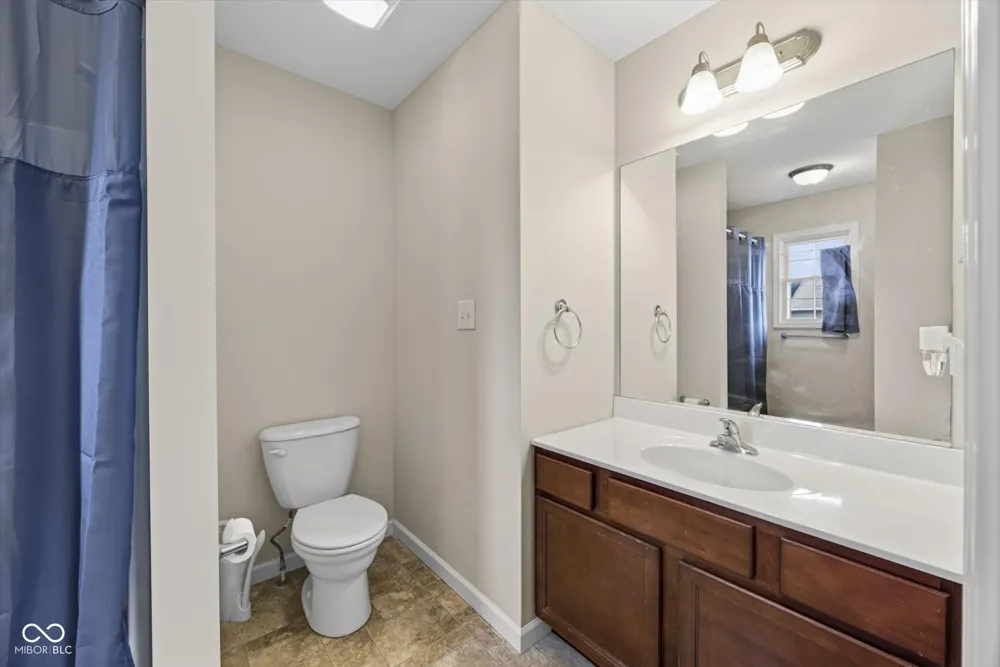 5676 W Vinca Lane W Ellettsville, IN 47429