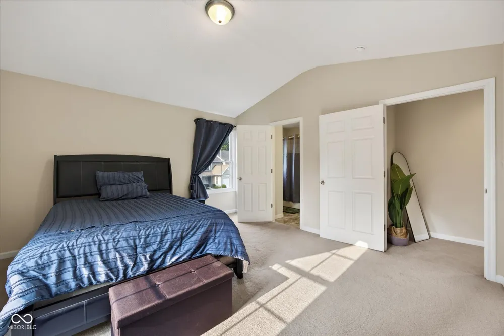 5676 W Vinca Lane W Ellettsville, IN 47429