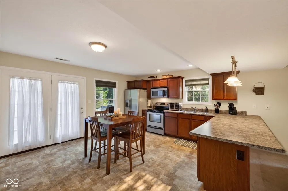 5676 W Vinca Lane W Ellettsville, IN 47429
