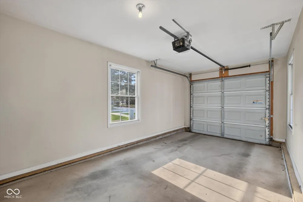 5676 W Vinca Lane W Ellettsville, IN 47429