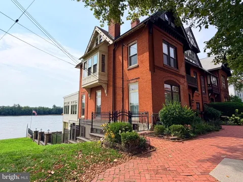 256 RADCLIFFE STREET #2ND FLOOR