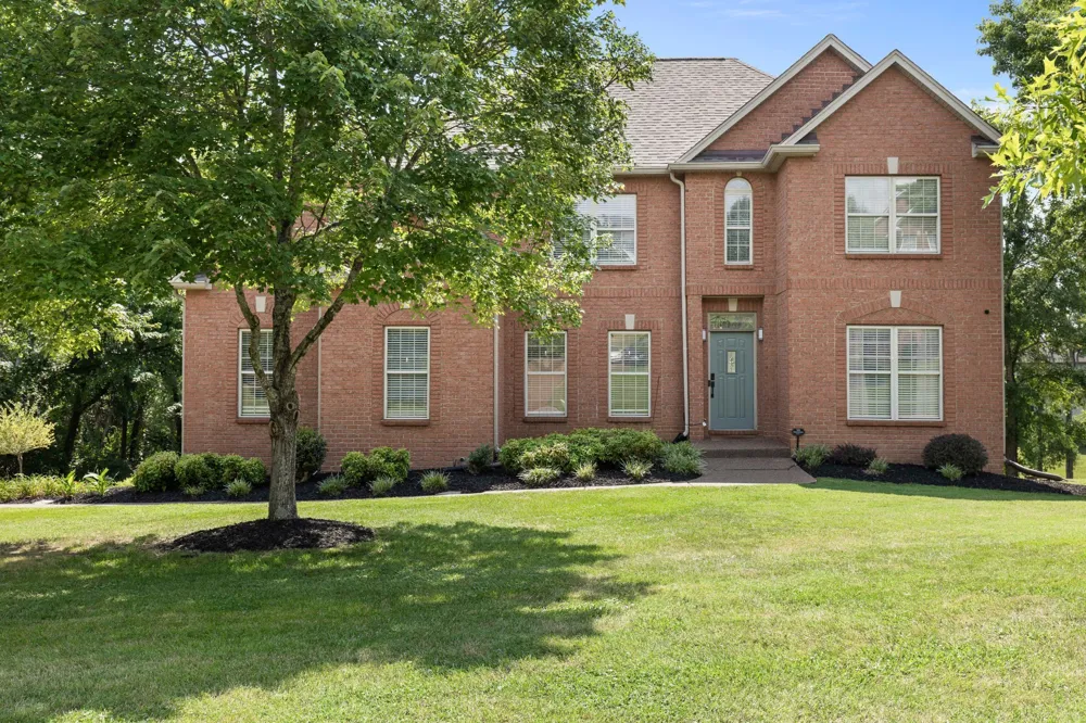 812 Lynn Dr Goodlettsville, TN 37072