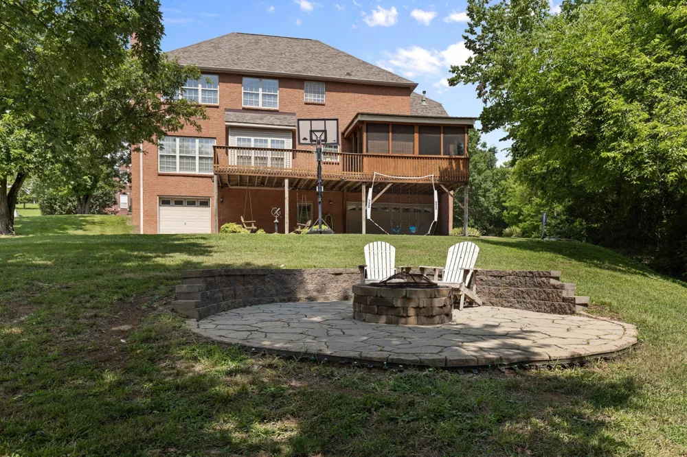 812 Lynn Dr Goodlettsville, TN 37072