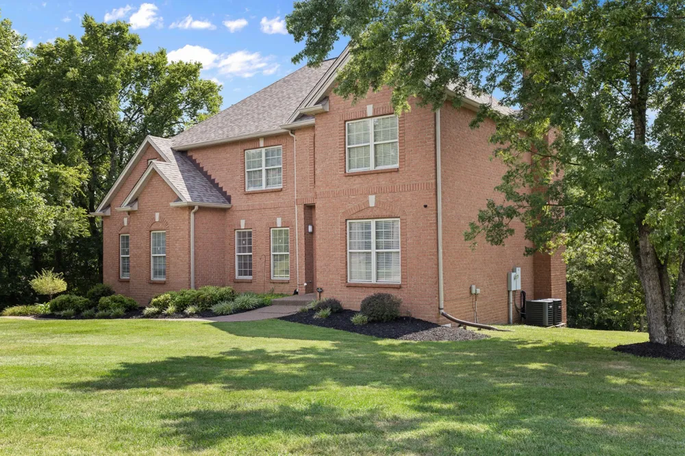 812 Lynn Dr Goodlettsville, TN 37072