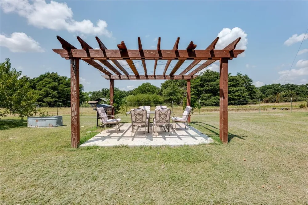 1870 Ross Lane Springtown, TX 76082