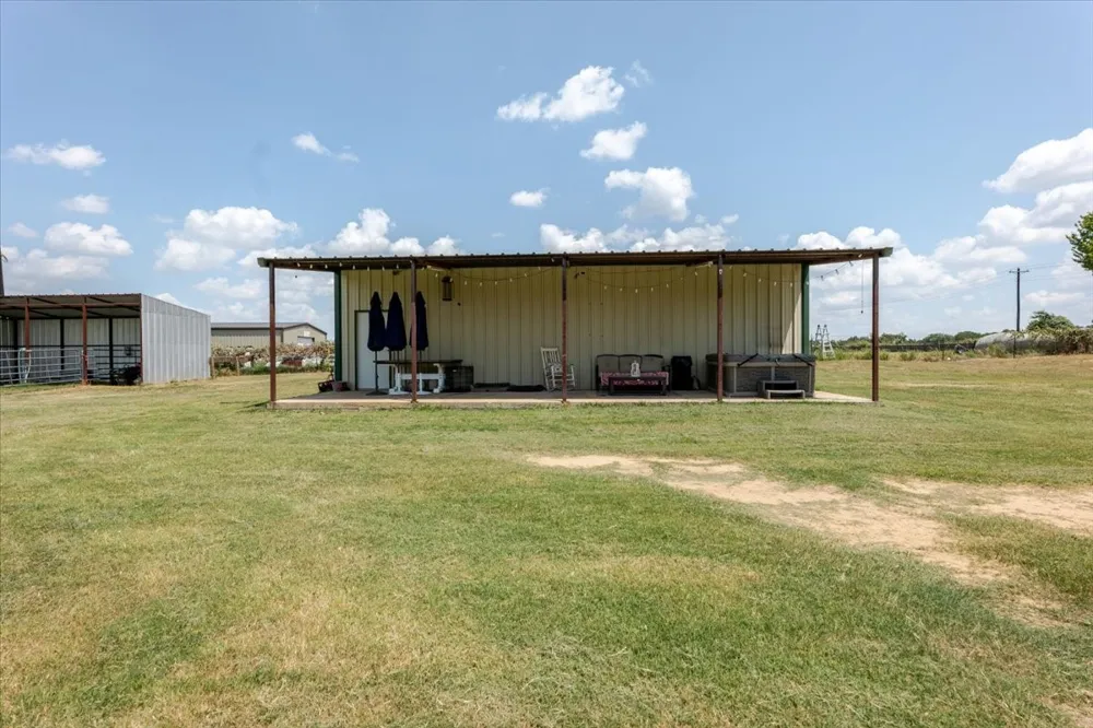 1870 Ross Lane Springtown, TX 76082
