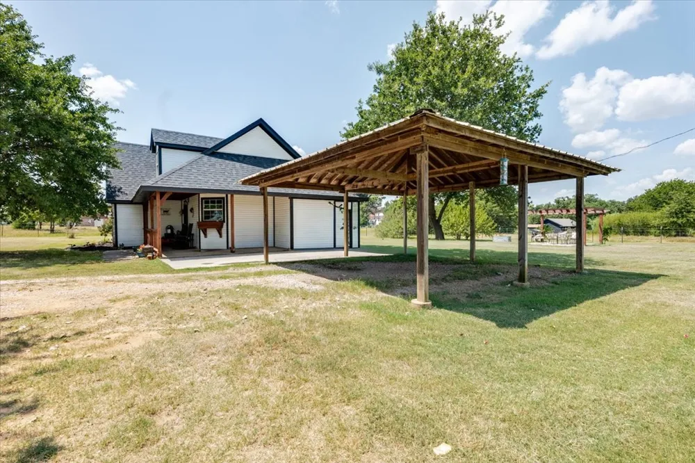 1870 Ross Lane Springtown, TX 76082
