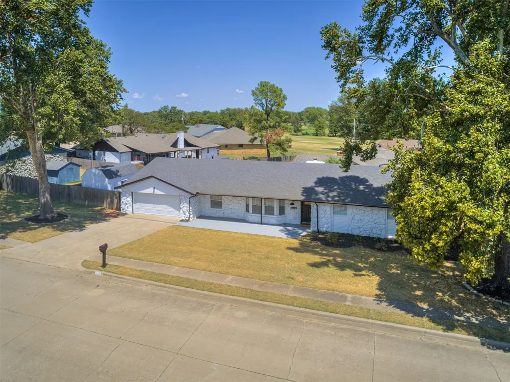 6644 SE Quail Ridge Road Bartlesville, OK 74006