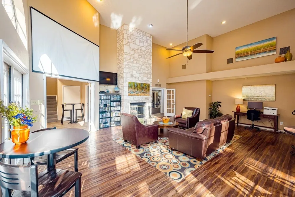 2809 W William Cannon Drive #B202 Austin, TX 78745