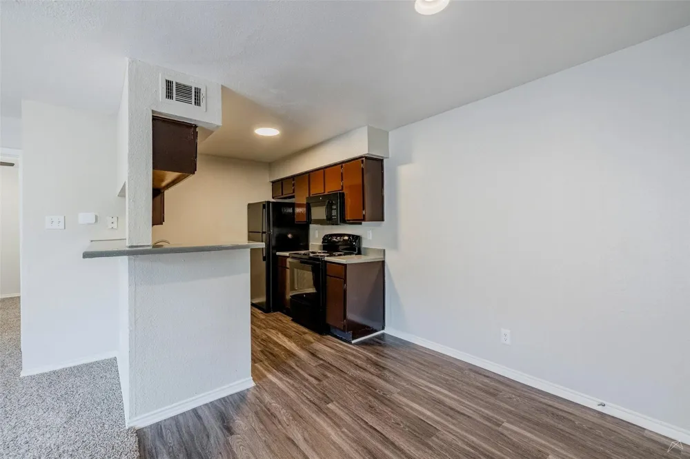 2809 W William Cannon Drive #B202 Austin, TX 78745