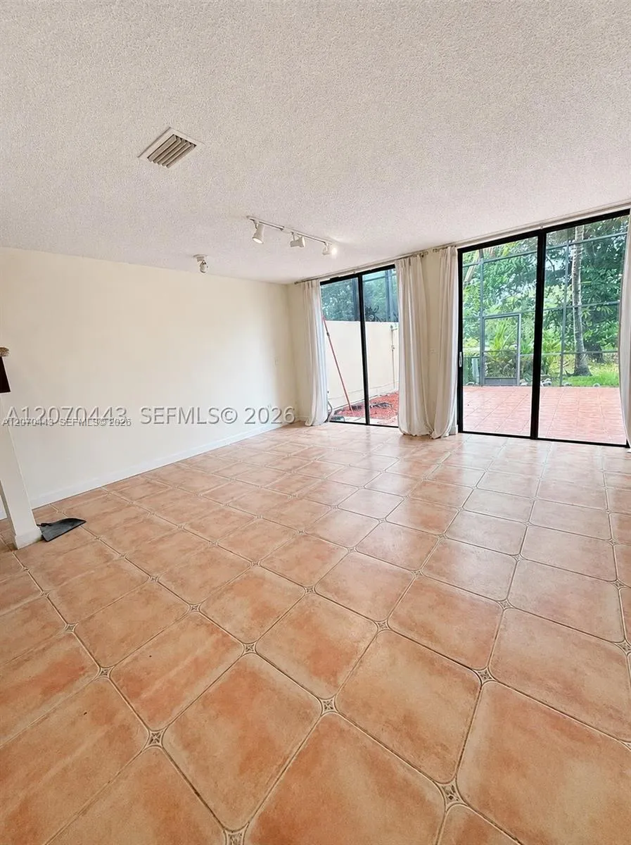 3522 Torremolinos Ave #E-31 Doral, FL 33178