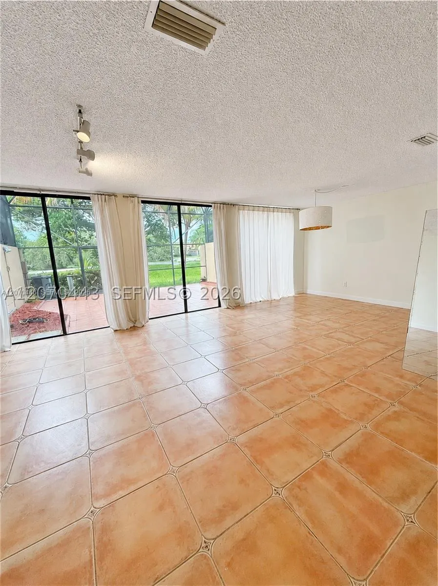 3522 Torremolinos Ave #E-31 Doral, FL 33178