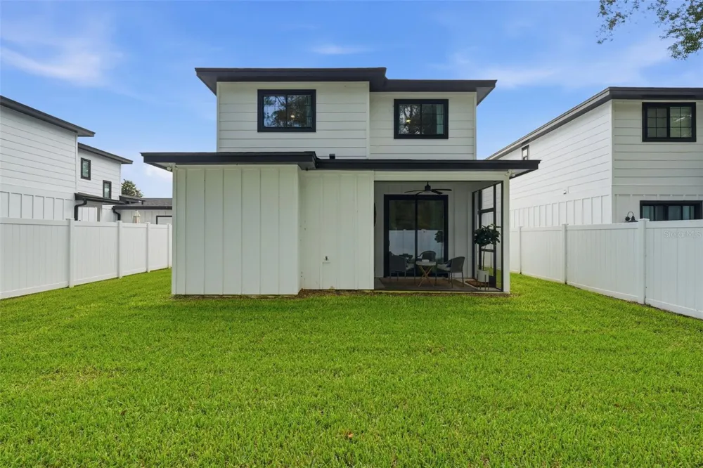 1012 FARMSTEAD STREET Eustis, FL 32736