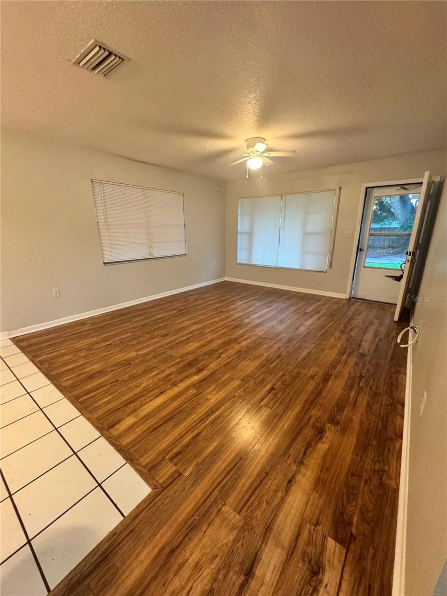 2896 MEADOW LAKE AVENUE Largo, FL 33771