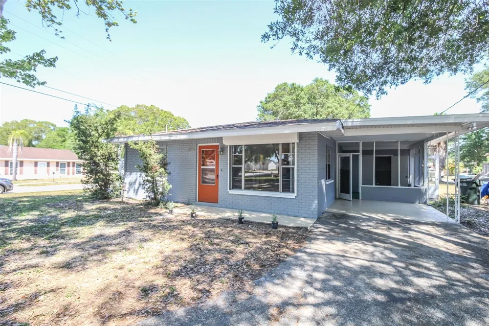 2896 MEADOW LAKE AVENUE Largo, FL 33771