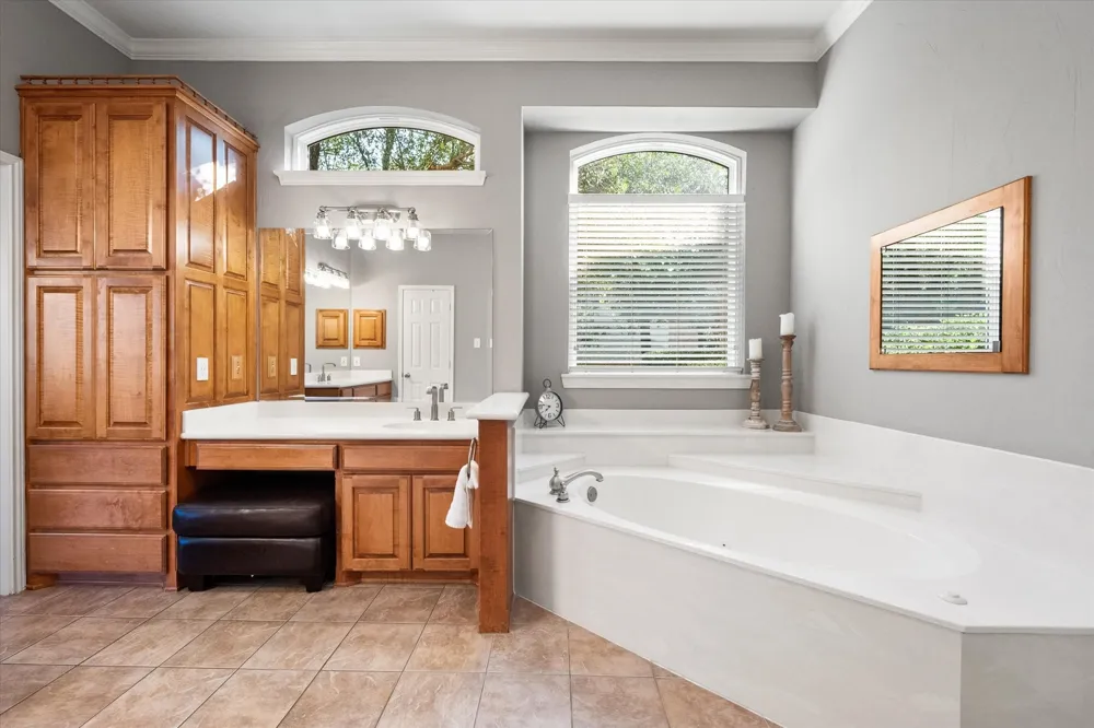 3400 Wild Oaks Court Burleson, TX 76028