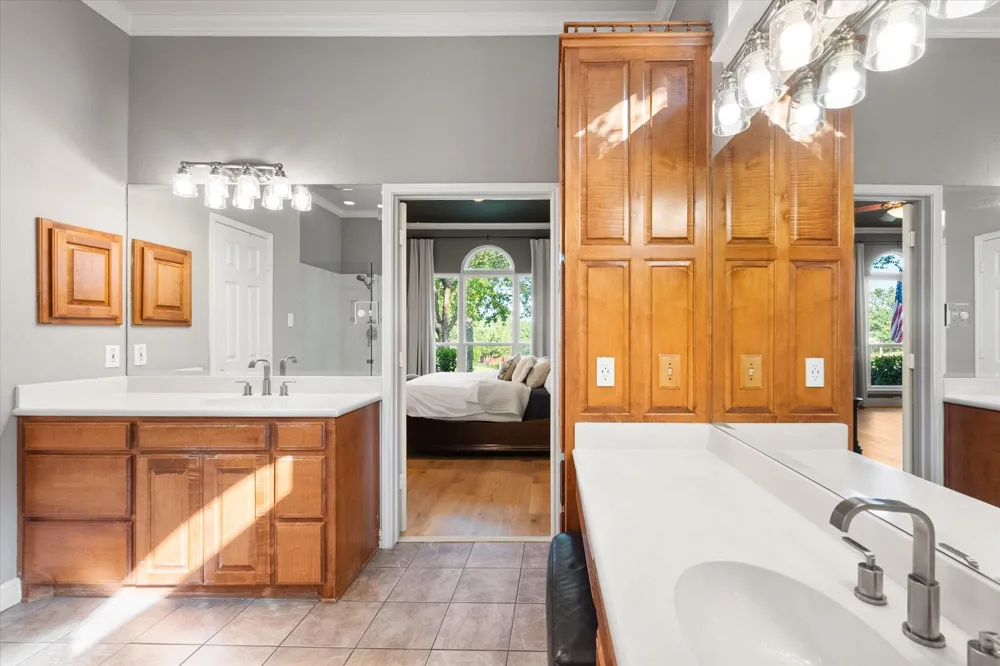 3400 Wild Oaks Court Burleson, TX 76028