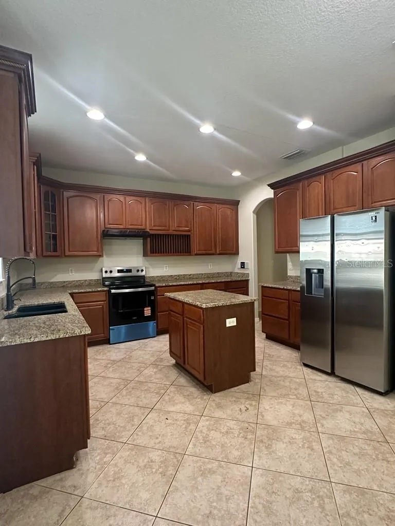 18048 JAVA ISLE DRIVE Tampa, FL 33647