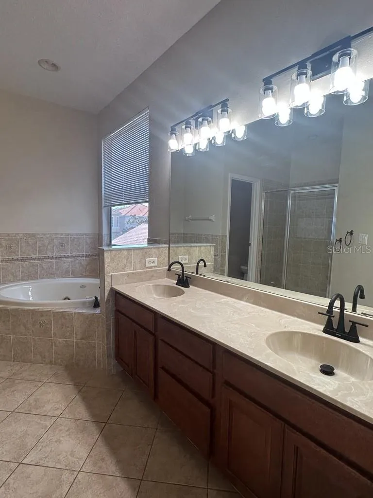 18048 JAVA ISLE DRIVE Tampa, FL 33647