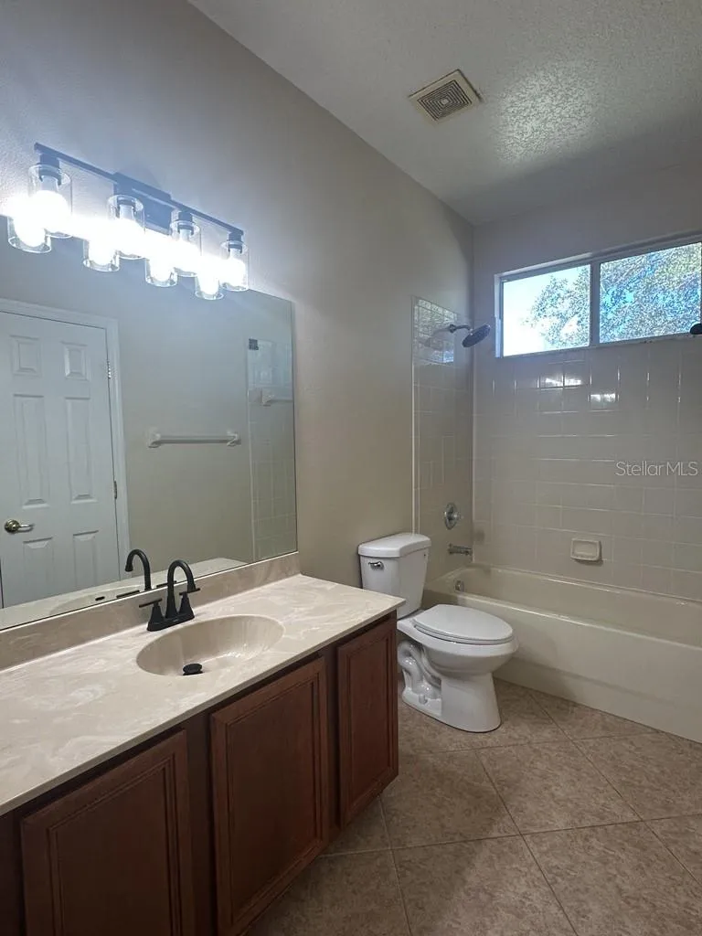 18048 JAVA ISLE DRIVE Tampa, FL 33647