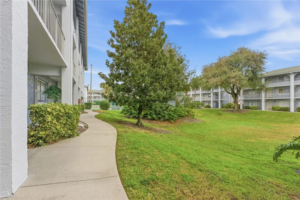 139 OYSTER BAY CIRCLE #160 Altamonte Springs, FL 32701