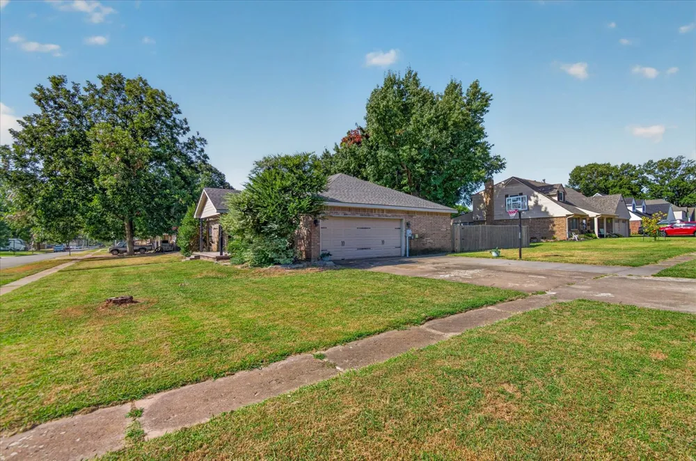 1531 May Lane Bartlesville, OK 74006