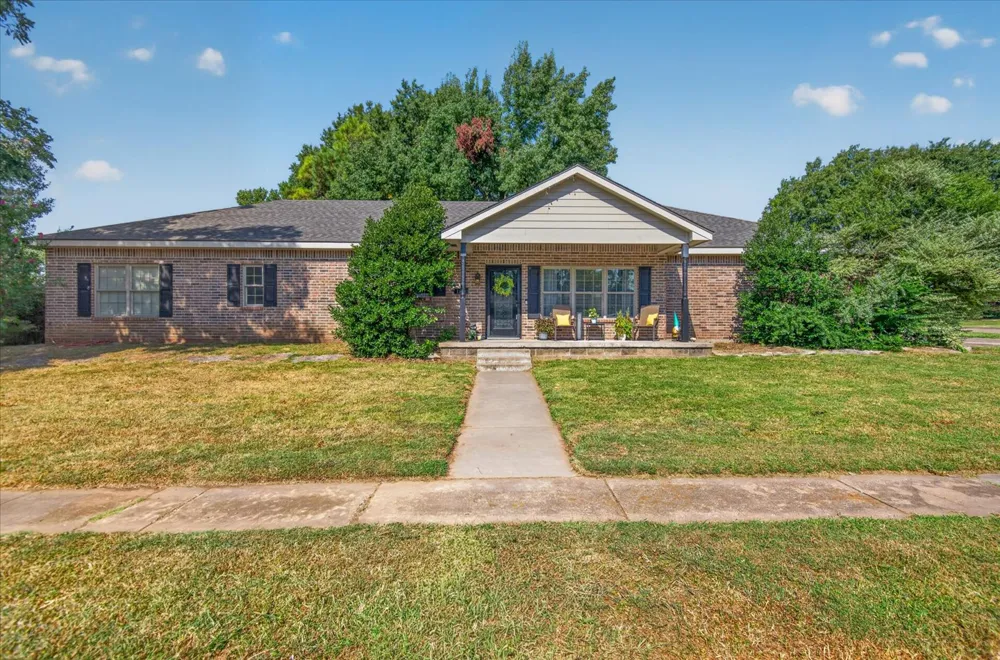 1531 May Lane Bartlesville, OK 74006