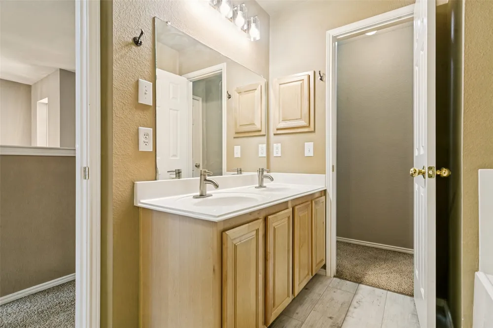 2968 Muirfield Drive Lewisville, TX 75067