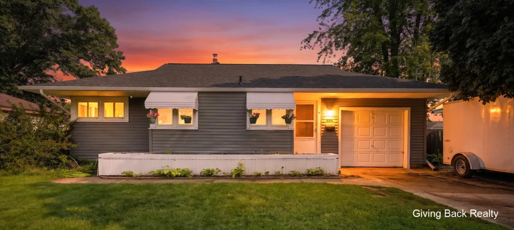 825 Den Hertog Street SW Wyoming, MI 49509