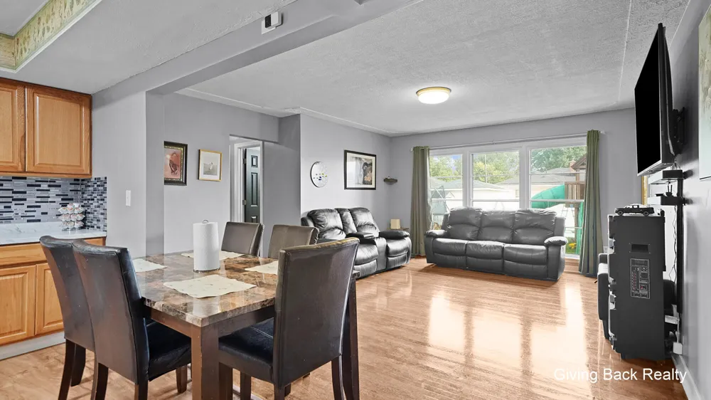 825 Den Hertog Street SW Wyoming, MI 49509