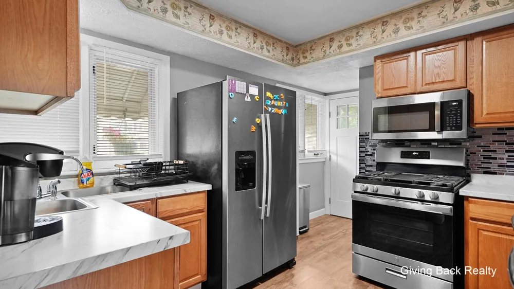 825 Den Hertog Street SW Wyoming, MI 49509