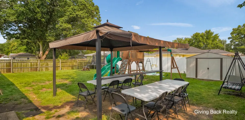 825 Den Hertog Street SW Wyoming, MI 49509