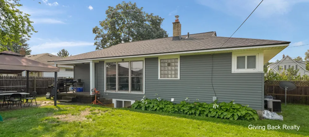 825 Den Hertog Street SW Wyoming, MI 49509