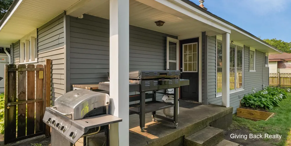 825 Den Hertog Street SW Wyoming, MI 49509