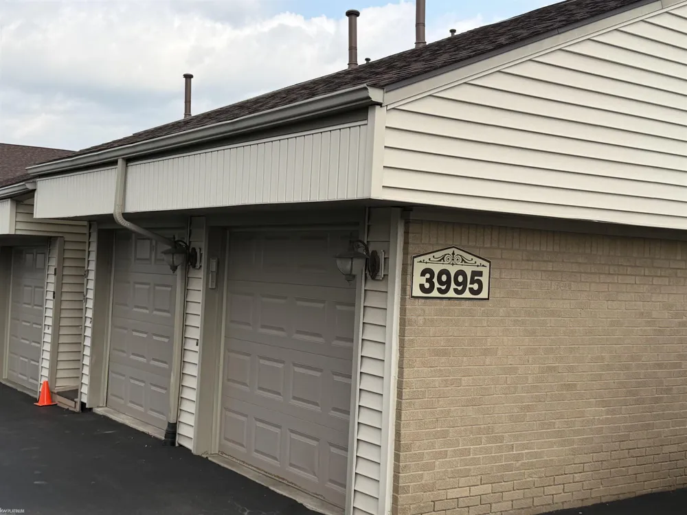 3995 River #15 Road East China Township, MI 48054