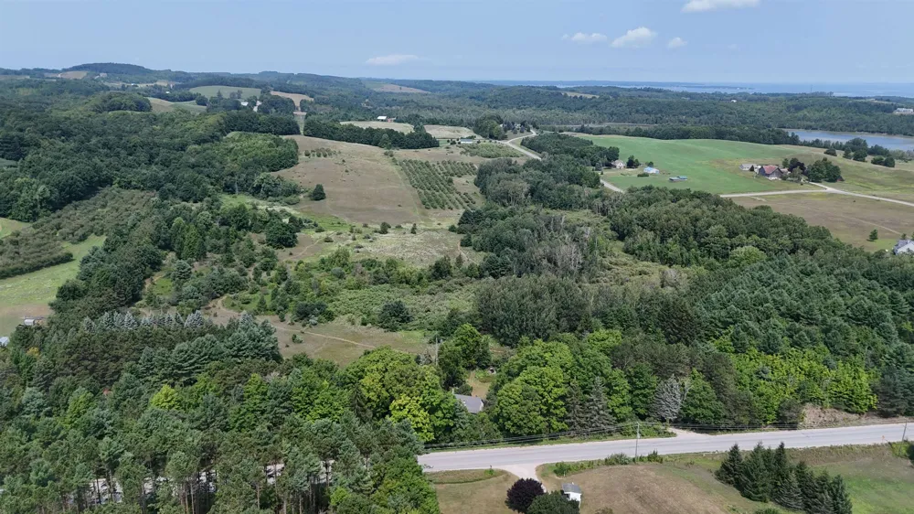 10611 E Omena Road Leelanau Township, MI 49670