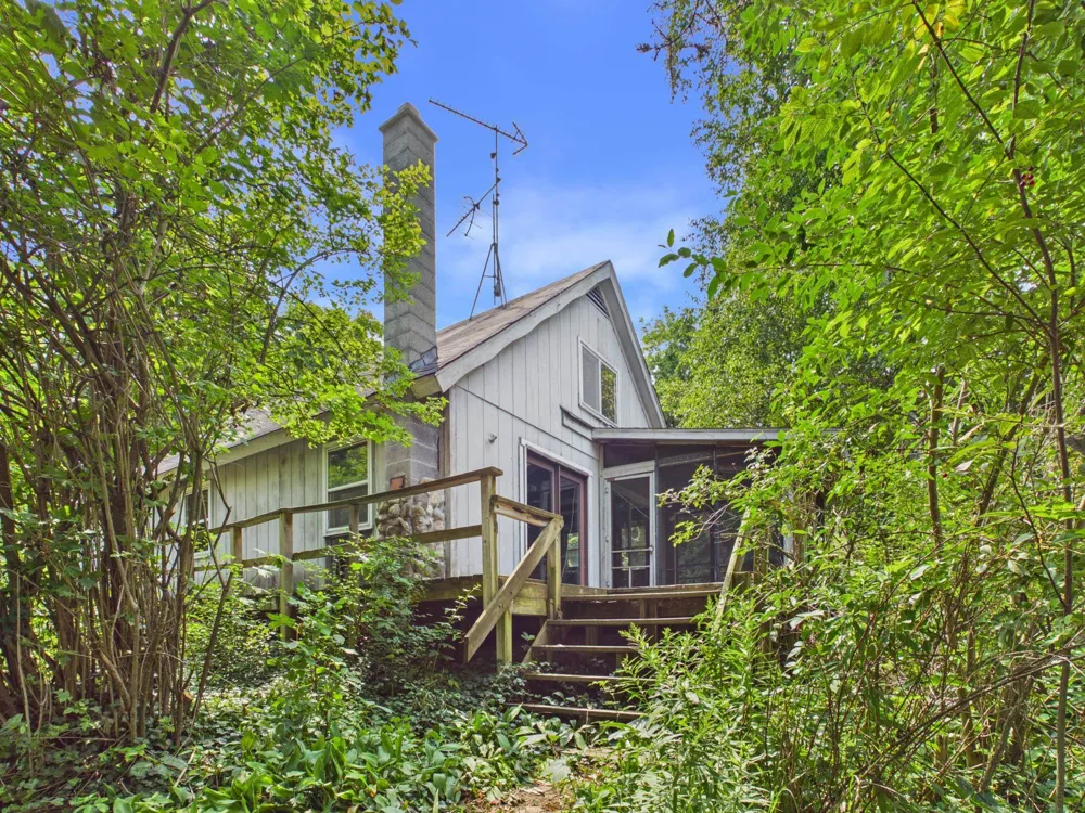 10611 E Omena Road Leelanau Township, MI 49670