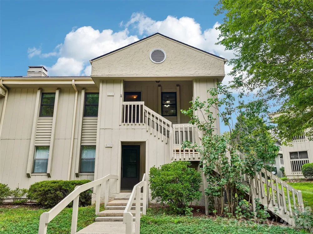 1106 Abbey Circle Asheville, NC 28805