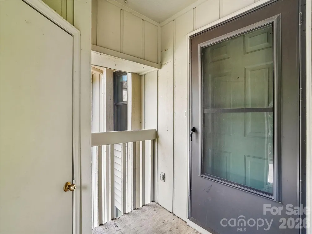1106 Abbey Circle Asheville, NC 28805