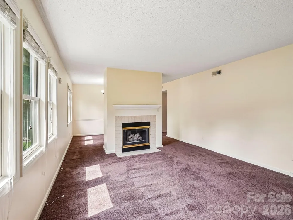 1106 Abbey Circle Asheville, NC 28805